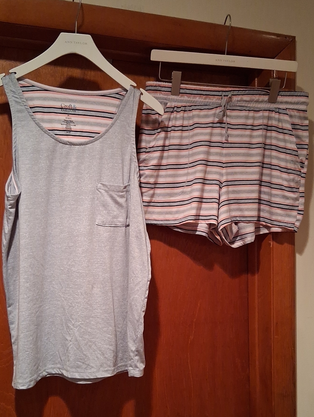 Croft & Barrow Gray Top & Peach, Navy and White Striped Shorts, Sz M (#274)